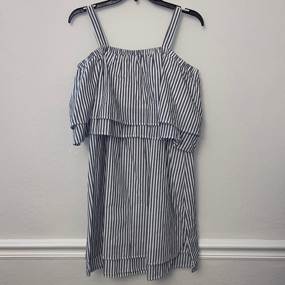 Boutique White and Gray Cold Shoulder Summer Dress